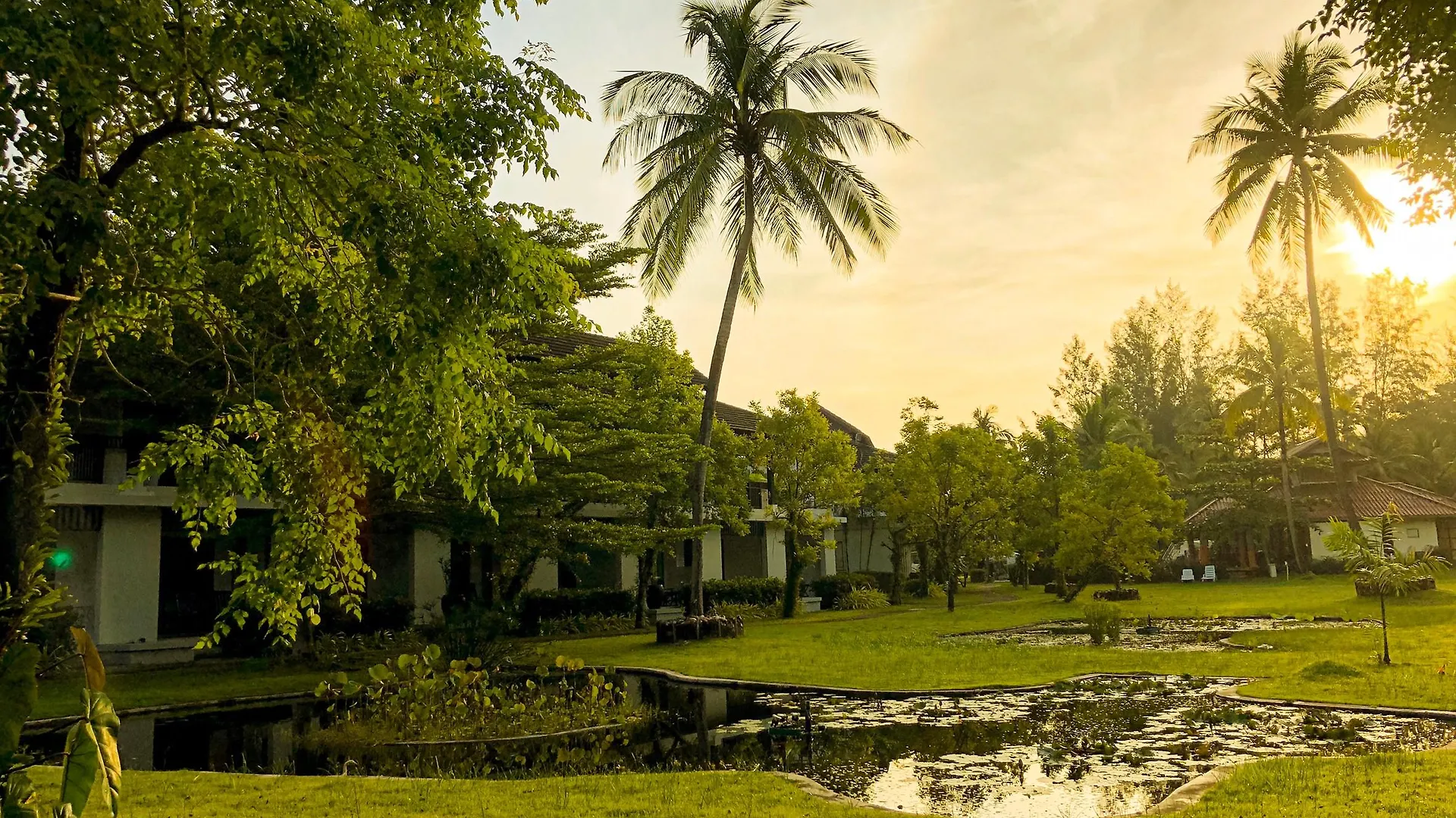 ****  Palm Galleria Resort Khao Lak Thailand