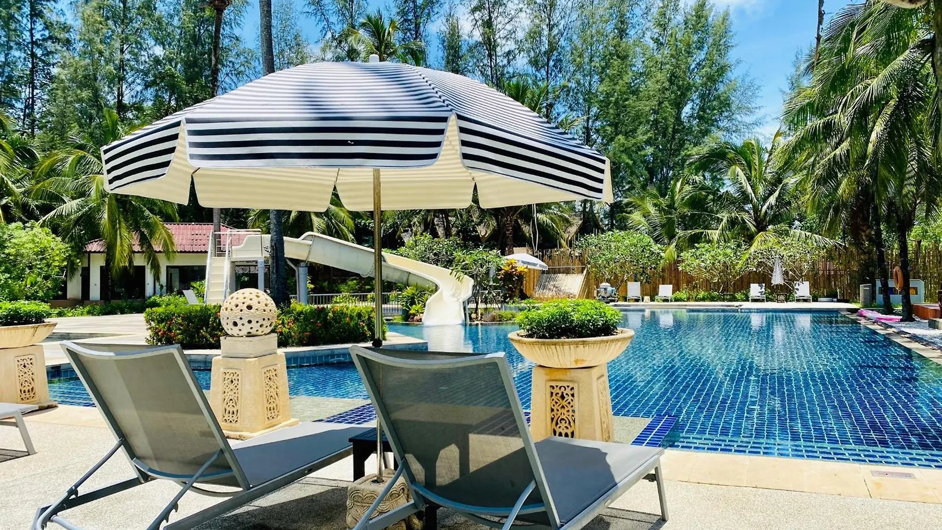 Palm Galleria Resort Кхаулак