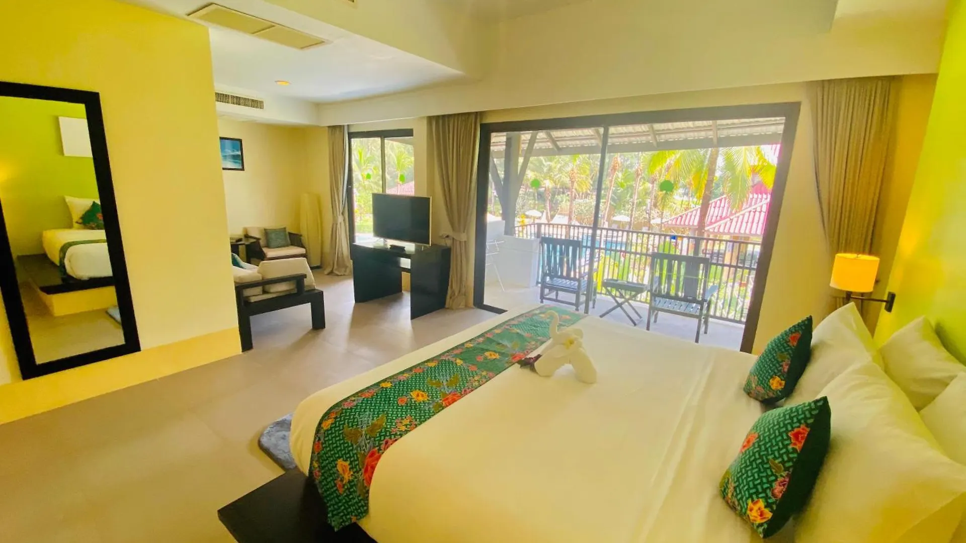 Palm Galleria Resort Кхаулак